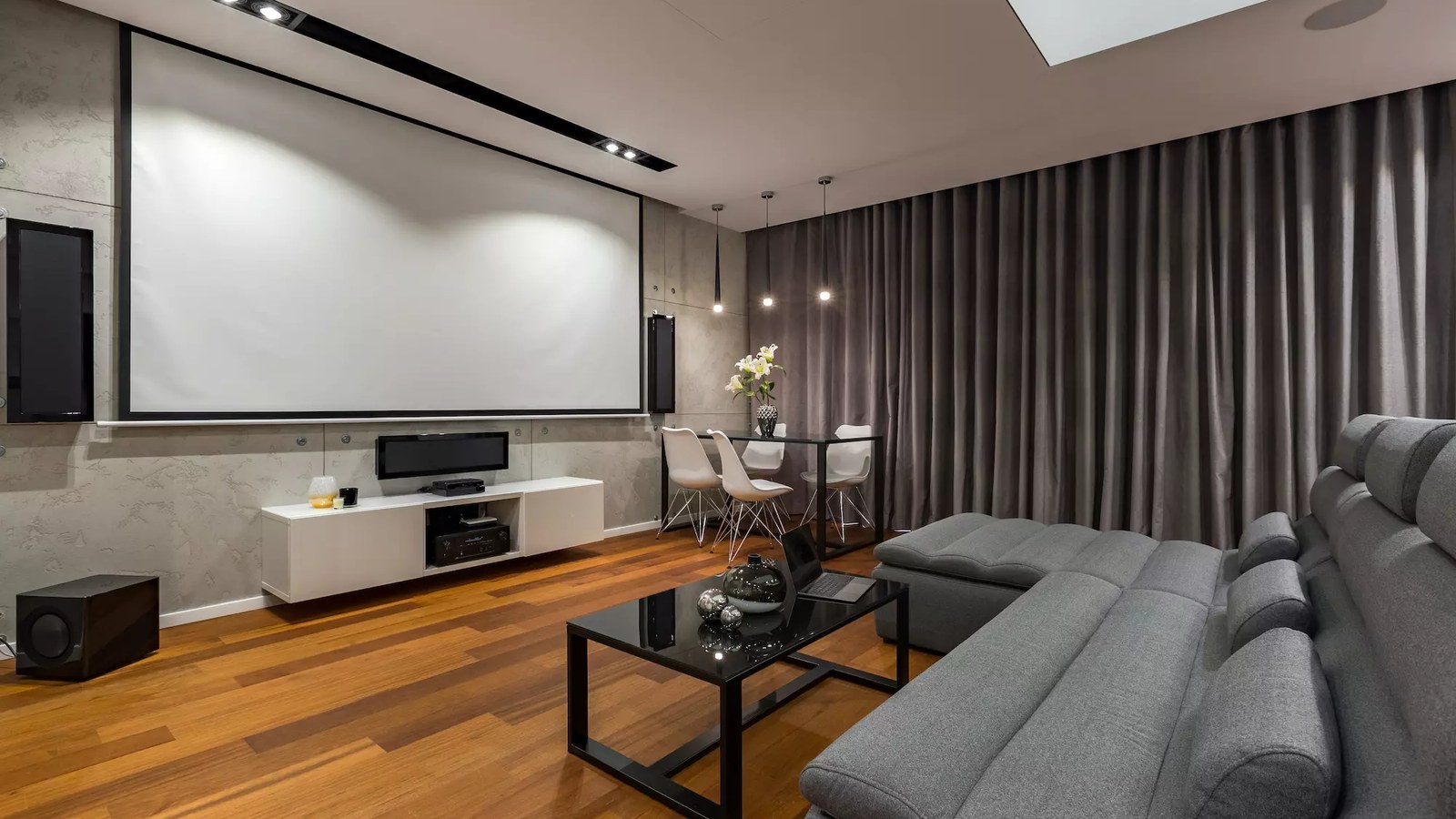 Best Roller Shades for Home Theaters: 100% Blackout for Projection and Deep Contrast