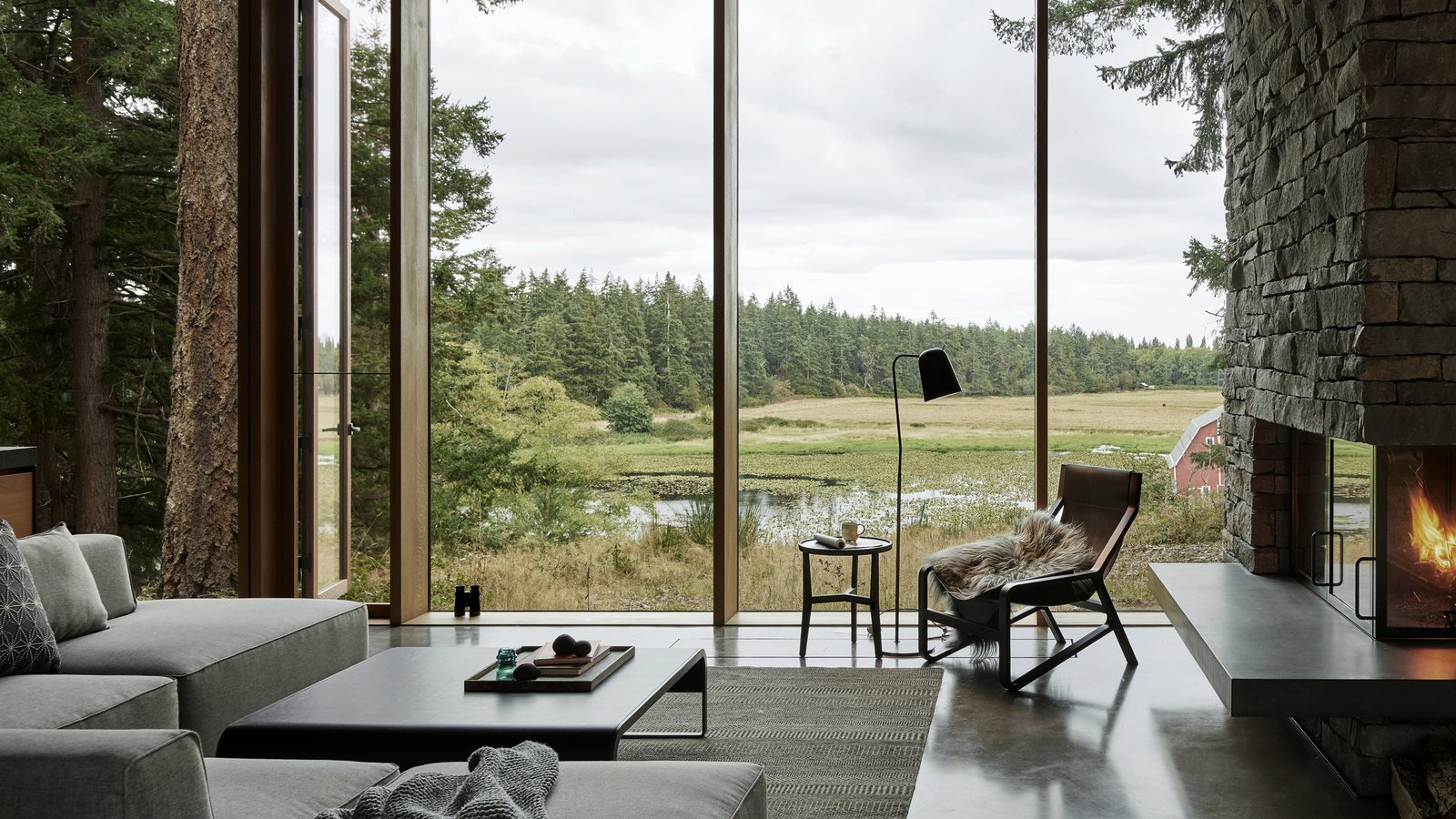 Best Roller Shades for Modern and Contemporary Homes: Clean Lines, Smart Tech
