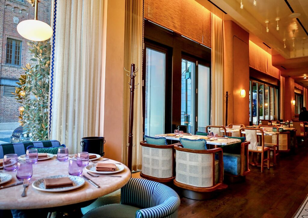 Best Roller Shades for Fine Dining Restaurants: Ambiance, Glare Control, and Brand Fit