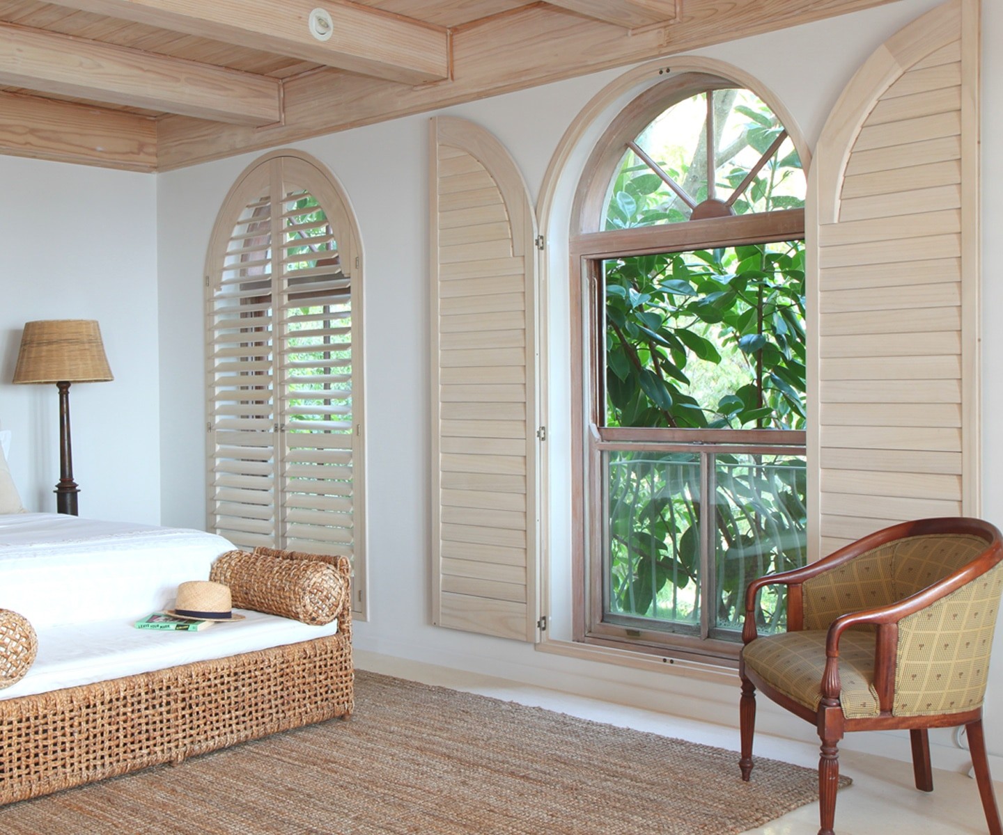 Roller Shades for Palladian Windows: Managing Arches, Angles, and Privacy