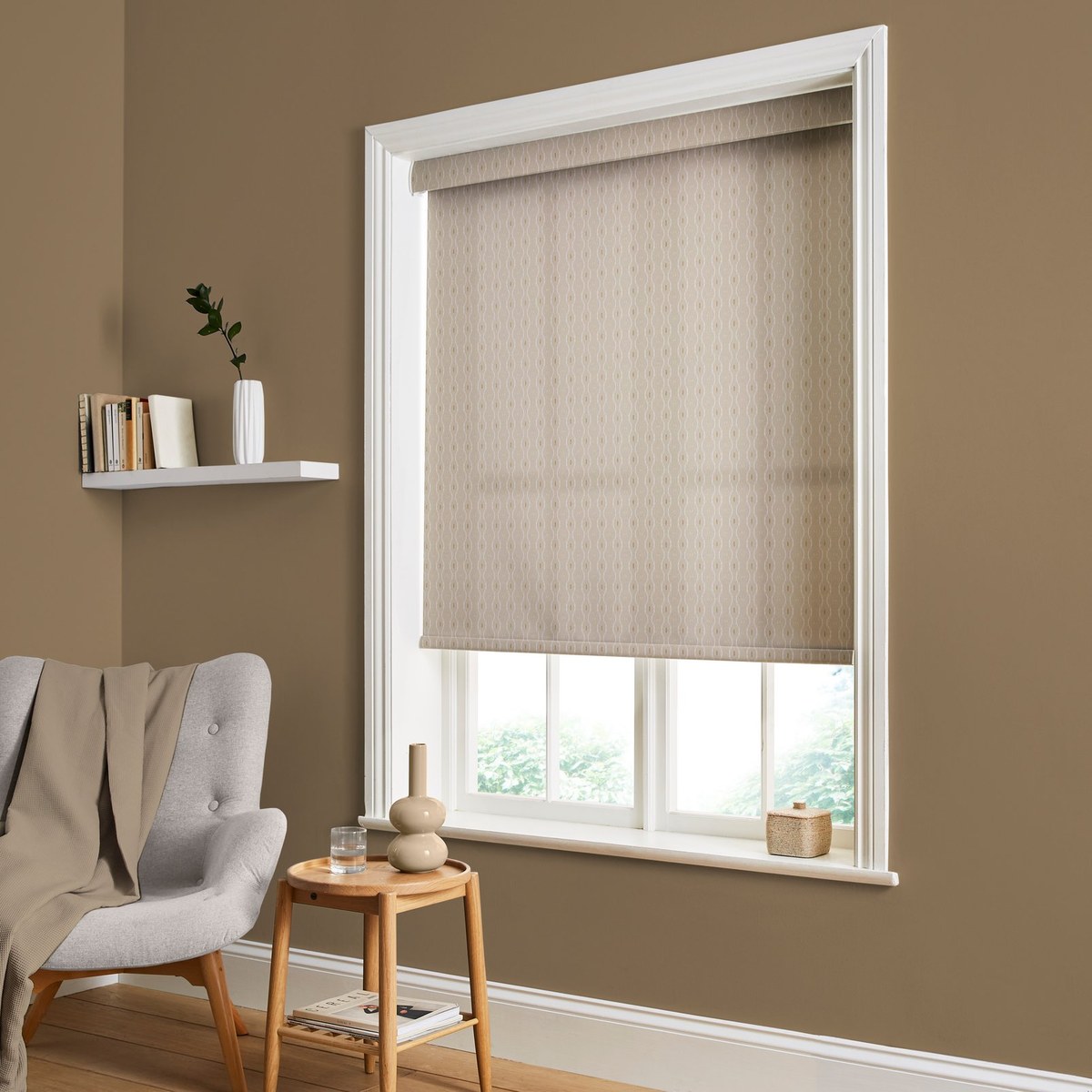 Rustic Roller Shades: Warm Window Treatments for Wood-Focused Rooms